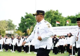 Pj Bupati Pati saat memimpin apel siaga pengawas kampanye Pemilu 2024 Bawaslu Kabupaten di Alun-Alun Pati