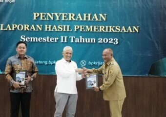 Pj Bupati Pati Terima LHP Semester II Tahun 2023