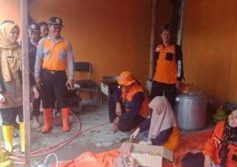 Bupati Demak Salurkan Bantuan Korban Banjir Desa Sidorejo