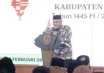 Penjabat (Pj) Bupati Pati, Henggar Budi Anggoro, membuka secara resmi kegiatan manasik haji