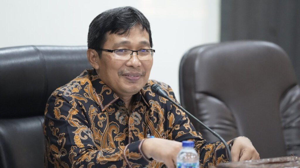 Plt Direktur PD Pontren Waryono Abdul Ghafur