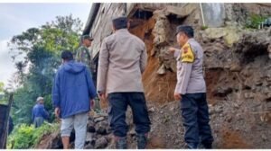 Pondasi Tiga Rumah Di Paninggaran Pekalongan Alami Longsor, Akibat Hujan Dengan Intensitas Tinggi