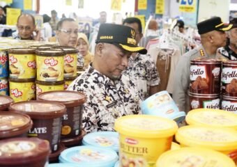 Jelang Hari Raya, Pj Bupati Pantau Harga Kebutuhan Pokok