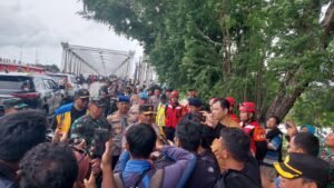 Kapolda Jateng Dan Pangdam Tinjau Banjir Demak Jilid II, Satlantas Alihkan Jalur