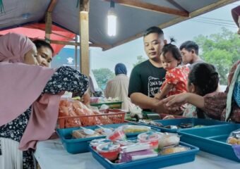 Ragam menu takjil dengan harga ekonomis banyak diburu, untuk menu buka puasa di jantung Kota Batang yang digelar hingga 7 April mendatang