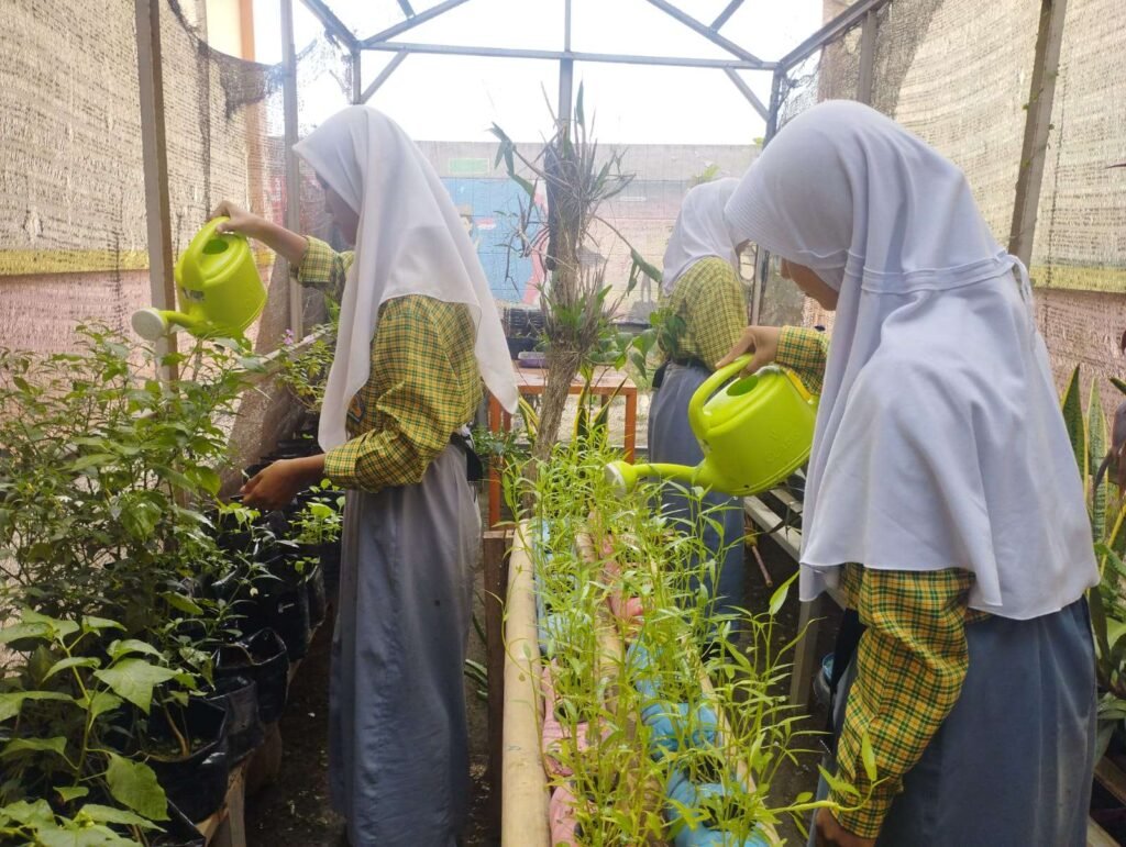 Sekolah Menengah Atas (SMA) Negeri 1 Sukakarya menerapkan program sekolah berbasis lingkungan (green school) sebagai gerakan Peduli dan Berbudaya Lingkungan Hidup di Sekolah (PBLHS) di lingkungan sekolah