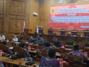 Audiensi dengan Perangkat Desa, Ketua DPRD Pati Minta Pemkab Berikan Siltap Perbulan