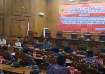 Audensi DPRD dengan perangkat desa di ruang paripurna terkait siltap perangkat yang terlambat