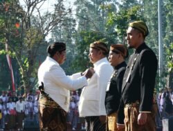 Pj Bupati Pati Sujarwanto Dwiatmoko Terima Penghargaan dari Presiden