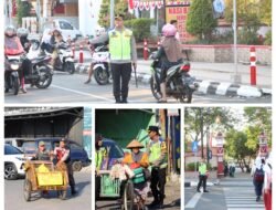 Atur Lalu Lintas Pagi, Polisi Pastikan Kelancaran Lalu Lintas di Jepara Untuk Keselamatan Masyarakat hingga Pelajar