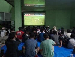 Sorak Sorai Kemenangan Terdengar Saat Nobar Pertandingan Indonesia vs Myanmar Yang Digelar Kodim 0719 Jepara