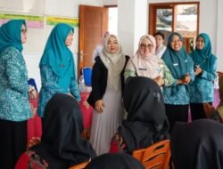 Atik Kusdarwati Lakukan Monitoring dan Sosialisasi Kegiatan PKK Batangan