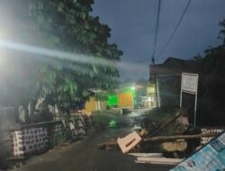 Jembatan Sinomwidodo Rusak Parah Nyaris Putus, Warga: “Sudah Sekitar 2 Bulan!”