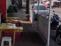 Trotoar Jalan Raya Gumawang Wiradesa : Fasilitas Pejalan Kaki Alih Fungsi Tempat Berjualan