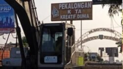 Jalan Raya Pantura Pekalongan Dalam Perbaikan, Pengguna Jalan Dimohon Harus Hati-hati