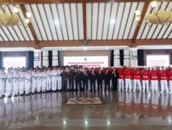 Wabup Pati Kukuhkan Paskibraka, Tekankan Disiplin dan Semangat Juang